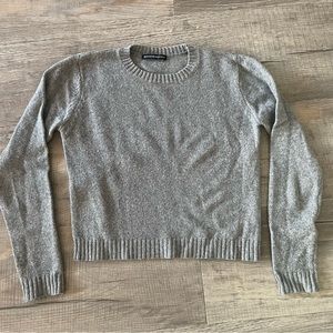 Brandy Melville Crew Neck Cropped Sweater